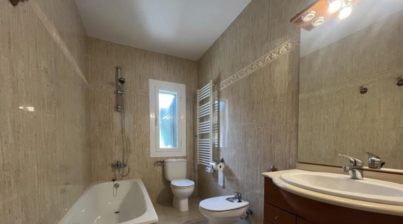 Gerona - Empuriabrava - 572m2