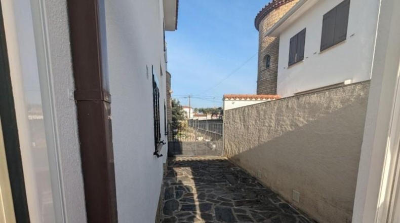 Gerona - Empuriabrava - 561m2