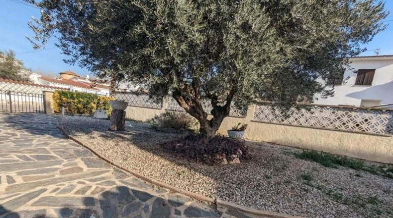 Gerona - Empuriabrava - 561m2
