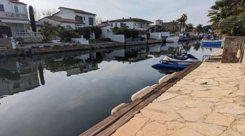 Gerona - Empuriabrava - 561m2