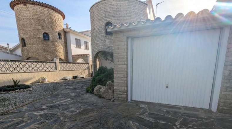 Gerona - Empuriabrava - 561m2