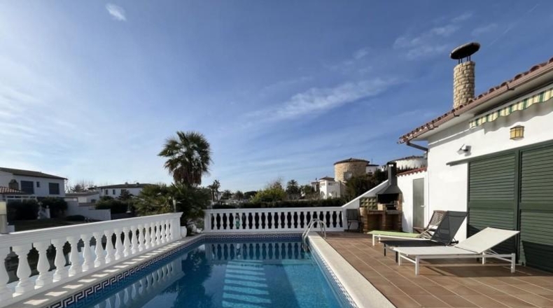 Gerona - Empuriabrava - 561m2