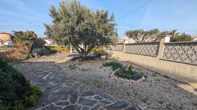 Gerona - Empuriabrava - 561m2