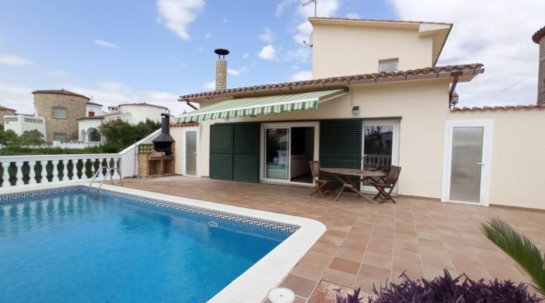 Gerona - Empuriabrava - 561m2