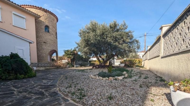 Gerona - Empuriabrava - 561m2