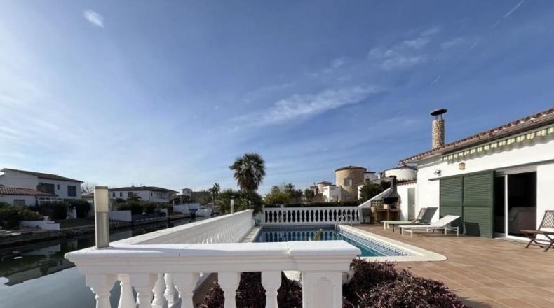 Gerona - Empuriabrava - 561m2