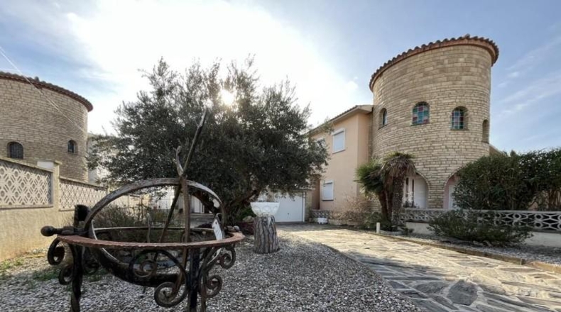 Gerona - Empuriabrava - 561m2