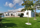 Отдельно стоящий дом с участком на продажу в городе Jávea Фото