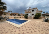 Xalet independent amb terreny en venda a la España, Calp, ref.: TR316480 foto