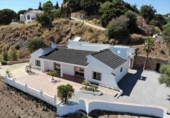 Xalet independent amb terreny en venda a la España, Estepona, ref.: TR229365 foto