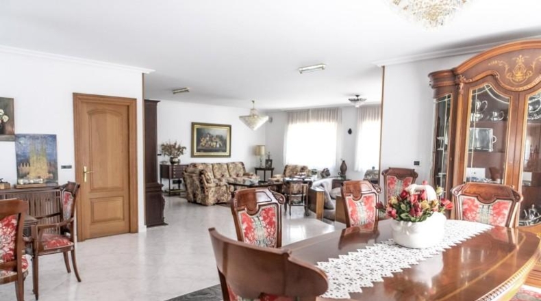 La Coruña - Santiago de Compostela - 13391m2