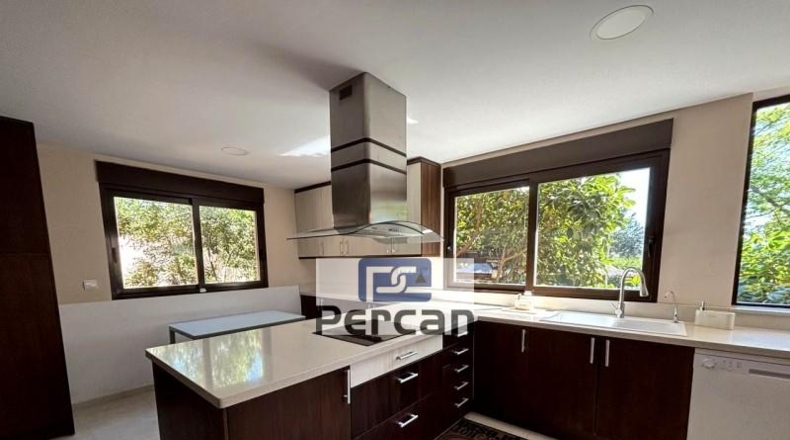 Alicante - Campello - 1081m2