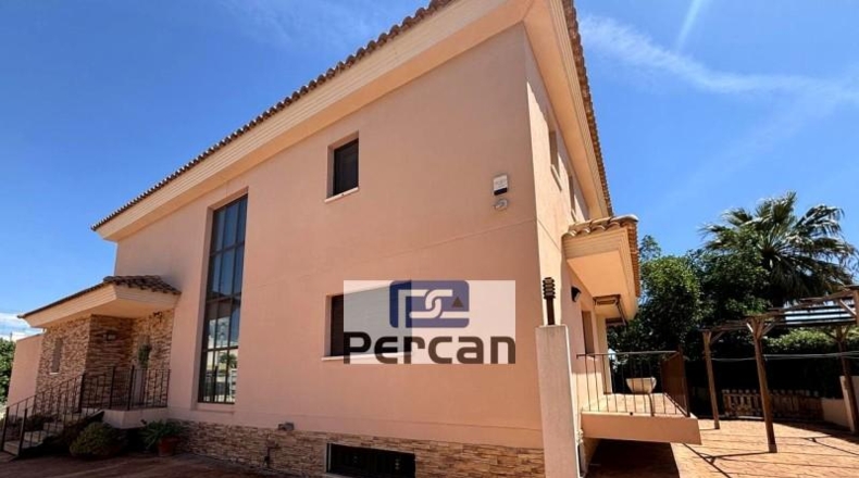 Alicante - Campello - 1081m2