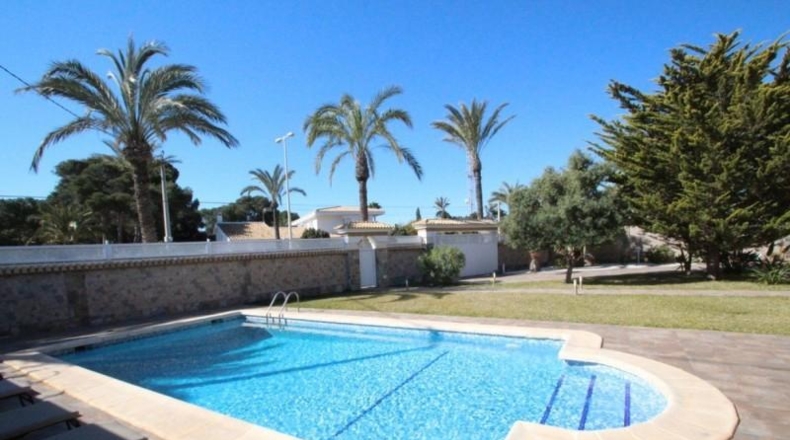 Alicante - Cabo Roig - 1400m2