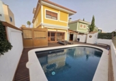 Chalet independiente con terreno en venta en la España, Alicante, ref: TR376786 foto