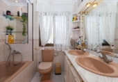 Отдельно стоящий дом с участком на продажу в городе Малага Фото