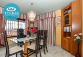 Отдельно стоящий дом с участком на продажу в городе Малага Фото