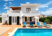 Отдельно стоящий дом с участком на продажу в городе Ciutadella de Menorca Фото