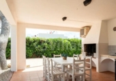Отдельно стоящий дом с участком на продажу в городе Ciutadella de Menorca Фото