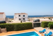 Отдельно стоящий дом с участком на продажу в городе Ciutadella de Menorca Фото