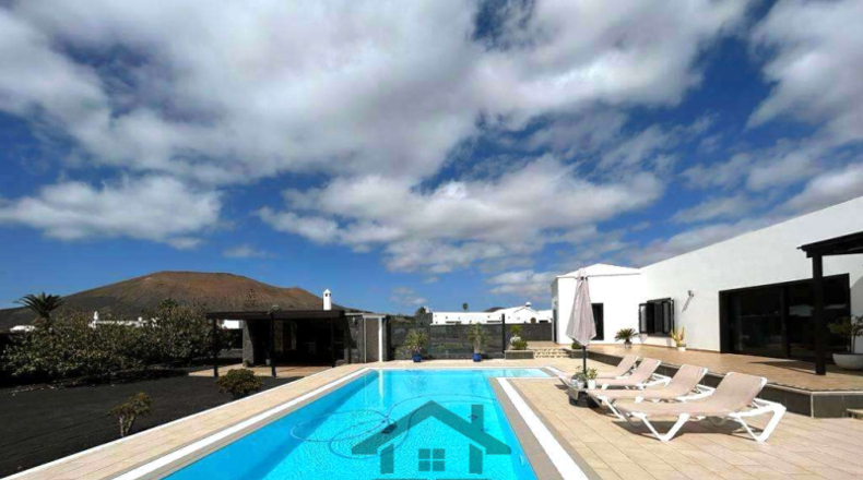Las Palmas - Tías - 2200m2