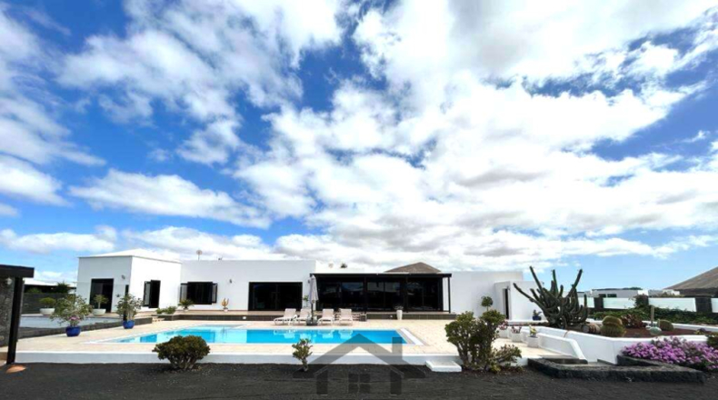 Las Palmas - Tías - 2200m2