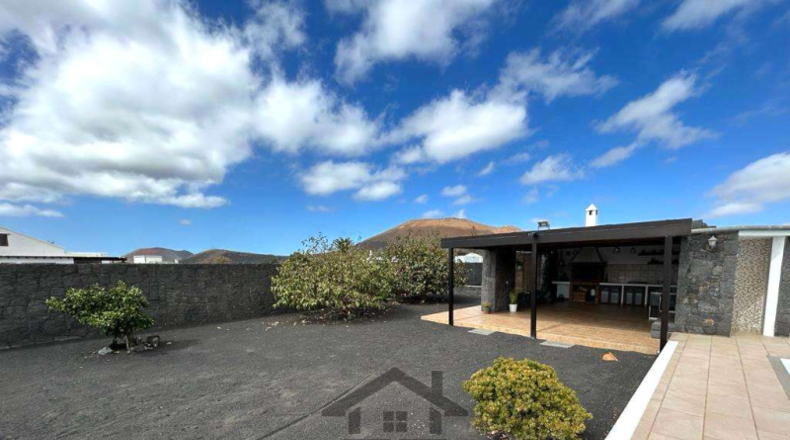 Las Palmas - Tías - 2200m2