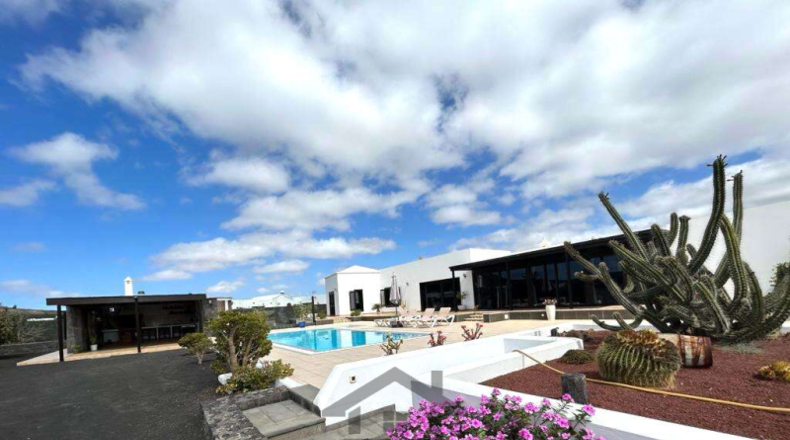 Las Palmas - Tías - 2200m2