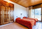 Chalet independiente con terreno en venta en la España, Begur, ref: TR232454 foto