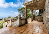 Chalet independiente con terreno en venta en la España, Begur, ref: TR232454 foto