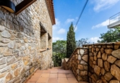 Chalet independiente con terreno en venta en la España, Begur, ref: TR232454 foto