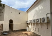 Отдельно стоящий дом с участком на продажу в городе Altea Фото