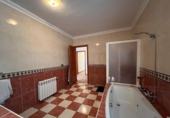 Отдельно стоящий дом с участком на продажу в городе Altea Фото