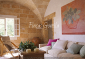 Загородный дом с участком на продажу в городе Ciutadella de Menorca Фото