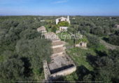Загородный дом с участком на продажу в городе Ciutadella de Menorca Фото