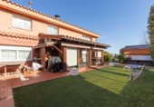Xalet independent amb terreny en venda a la España, Sant Quirze del Vallès, ref.: TR380880 foto