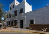 Отдельно стоящий дом с участком на продажу в городе Ayamonte Фото