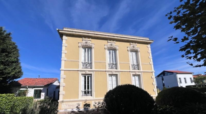 Asturias - Oviedo - 382m2