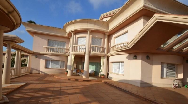Barcelona - Santa Susanna - 2300m2