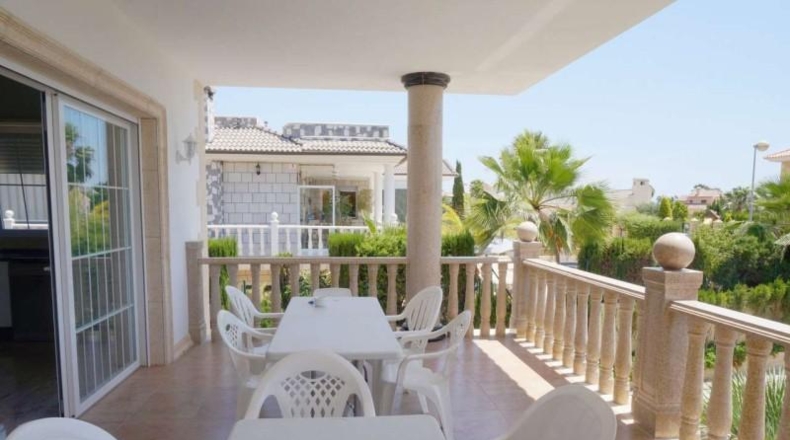 Alicante - Alfaz del Pi - 1600m2