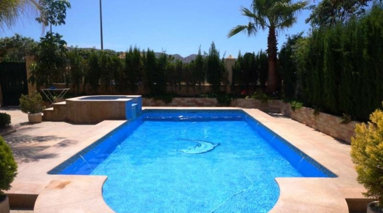 Alicante - Alfaz del Pi - 1600m2