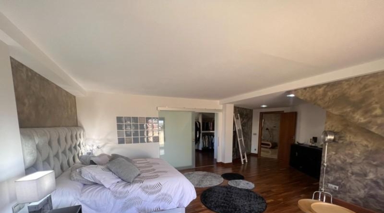 León - León - 1070m2
