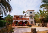 Xalet independent amb terreny en venda a la España, Dénia, ref.: TR132507 foto