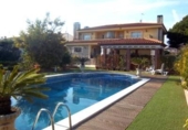Chalet independiente con terreno en venta en la España, Cambrils, ref: TR134322 foto