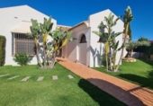 Отдельно стоящий дом с участком на продажу в городе Campo-Mijas Фото