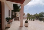 Отдельно стоящий дом с участком на продажу в городе Altea Фото