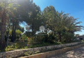 Отдельно стоящий дом с участком на продажу в городе Jávea Фото