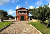 Отдельно стоящий дом с участком на продажу в городе Ciutadella de Menorca Фото