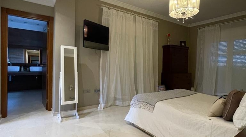 Málaga - Benalmádena - 10000m2