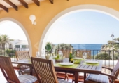 Отдельно стоящий дом с участком на продажу в городе Ciutadella de Menorca Фото